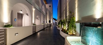 Deluxe Suites Santorini