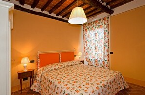 3 quartos, cofres nos quartos, ferros/tábuas de passar roupa, Wi-Fi