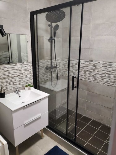 Modern, fully-equipped apartment