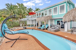 حمّام سباحة خارجي، حمّام سباحة مُدفَّأ