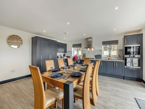 Dining - The Pastures - UK41853 (Maltby-Le-Marsh)