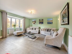 TV - The Pastures - UK41853 (Maltby-Le-Marsh)