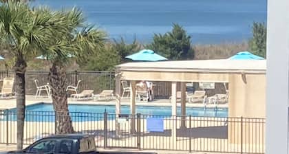 Beach, pool & Salt Dreams! Waterfront complex!