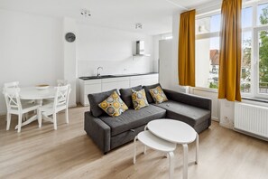 Two Bedrooms - 2nd Floor - 425000 | Living room