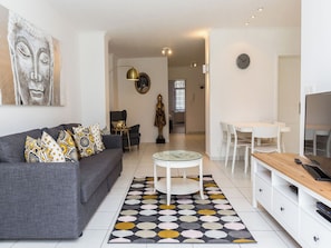 Two Bedrooms - Ground Floor - 915000 | Living area