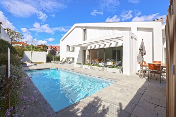 Piscine extérieure, piscine chauffée