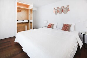 1 chambre, fer et planche à repasser, Wi-Fi gratuit, draps fournis