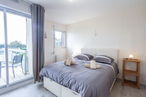 1 bedroom, free WiFi, bed sheets - Optimist - vue mer - One Bedroom Apartment, Sleeps 4 (Saint-Cast-le-Guildo)