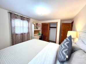 3 bedrooms, iron/ironing board, free WiFi, bed sheets - 3bd/1ba apartment with parking 3742 (Waltham)