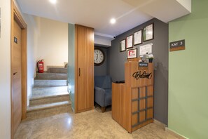 Reception - İstanbulites Hotel (Istanbul)