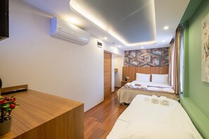 Deluxe Triple Room | Select Comfort beds, soundproofing, iron/ironing board, free WiFi - İstanbulites Hotel (Istanbul)