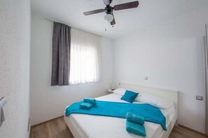 9 bedrooms, WiFi