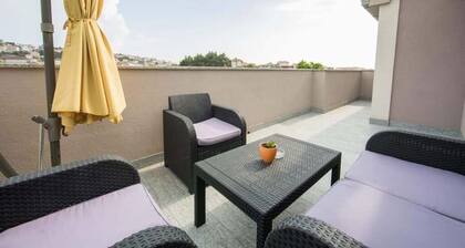 Spacious Villa "La Famiglia" with private heated pool