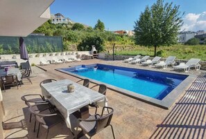 Outdoor pool, a heated pool