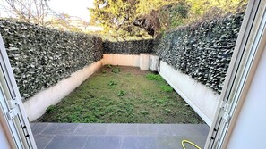 Junior-Apartment, 2 Schlafzimmer, Terrasse, Meerblick | Ausblick vom Zimmer