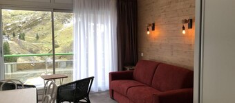 50m from ski slopes, 7th floor, view mountain, balcony, tv, 28m², Gourette