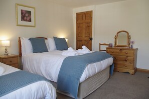 2 bedrooms, iron/ironing board, travel cot, free WiFi
