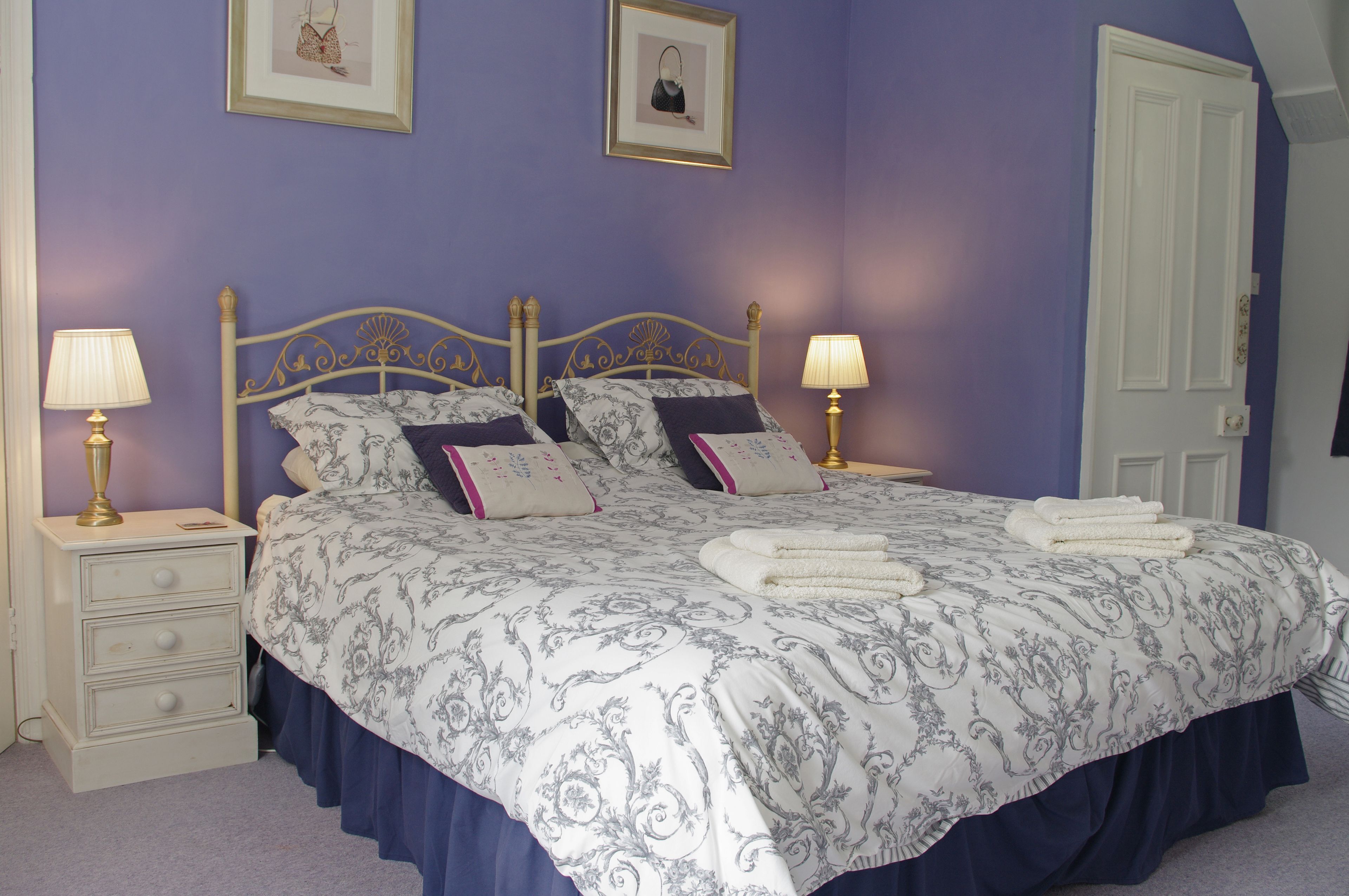 5 chambres, fer et planche à repasser, lit parapluie, Wi-Fi gratuit