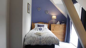 5 bedrooms, iron/ironing board, travel crib, free WiFi