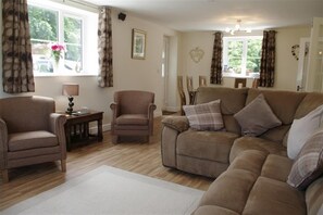 Smart TV, stereo - Country Hideaways | Badger's Holt | Masham (Masham)