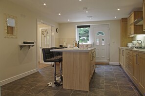 Fridge, microwave, oven, stovetop - Country Hideaways | Badger's Holt | Masham (Masham)