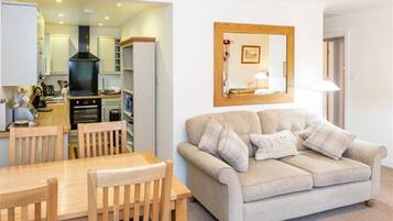 Smart TV, DVD player, stereo