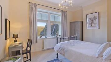 2 chambres, fer et planche Ă repasser, Wi-Fi gratuit, draps fournis