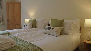 2 bedrooms, iron/ironing board, travel cot, free WiFi