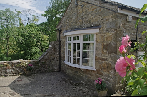 Country Hideaways | Hazeley Cottage | West Burton