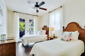 3 bedrooms, desk, iron/ironing board, travel crib