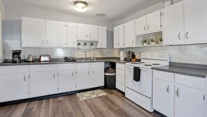 Coffee/tea maker, microwave, oven, stovetop