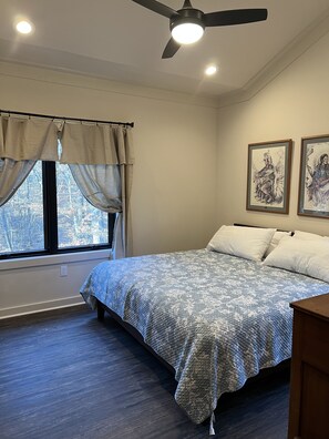 2 Schlafzimmer, Bügeleisen/Bügelbrett, kostenloses WLAN, Bettwäsche