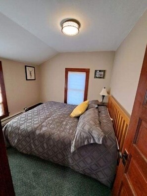 2 slaapkamers, een strijkplank/strijkijzer, gratis wifi, beddengoed