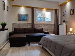 1 bedroom, iron/ironing board, free WiFi, bed sheets