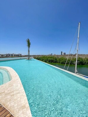Outdoor pool - Condos Marina PP (Mazatlán)