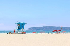 Beach - Chic Brand-New Penthouse overlooking North Park (San Diego)