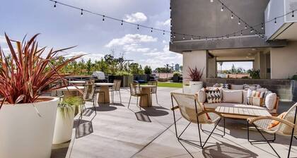 Chic Brand-New Penthouse overlooking North Park