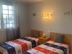 2 Schlafzimmer, Bügeleisen/Bügelbrett, kostenloses WLAN