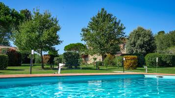 Piscina all'aperto
