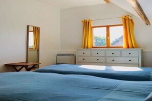 8 habitaciones, escritorio, tabla de planchar con plancha y wifi gratis 