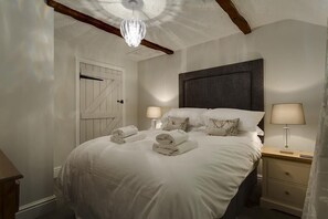 2 bedrooms, individually decorated, individually furnished, free WiFi - Acorn Cottage (Ambleside)