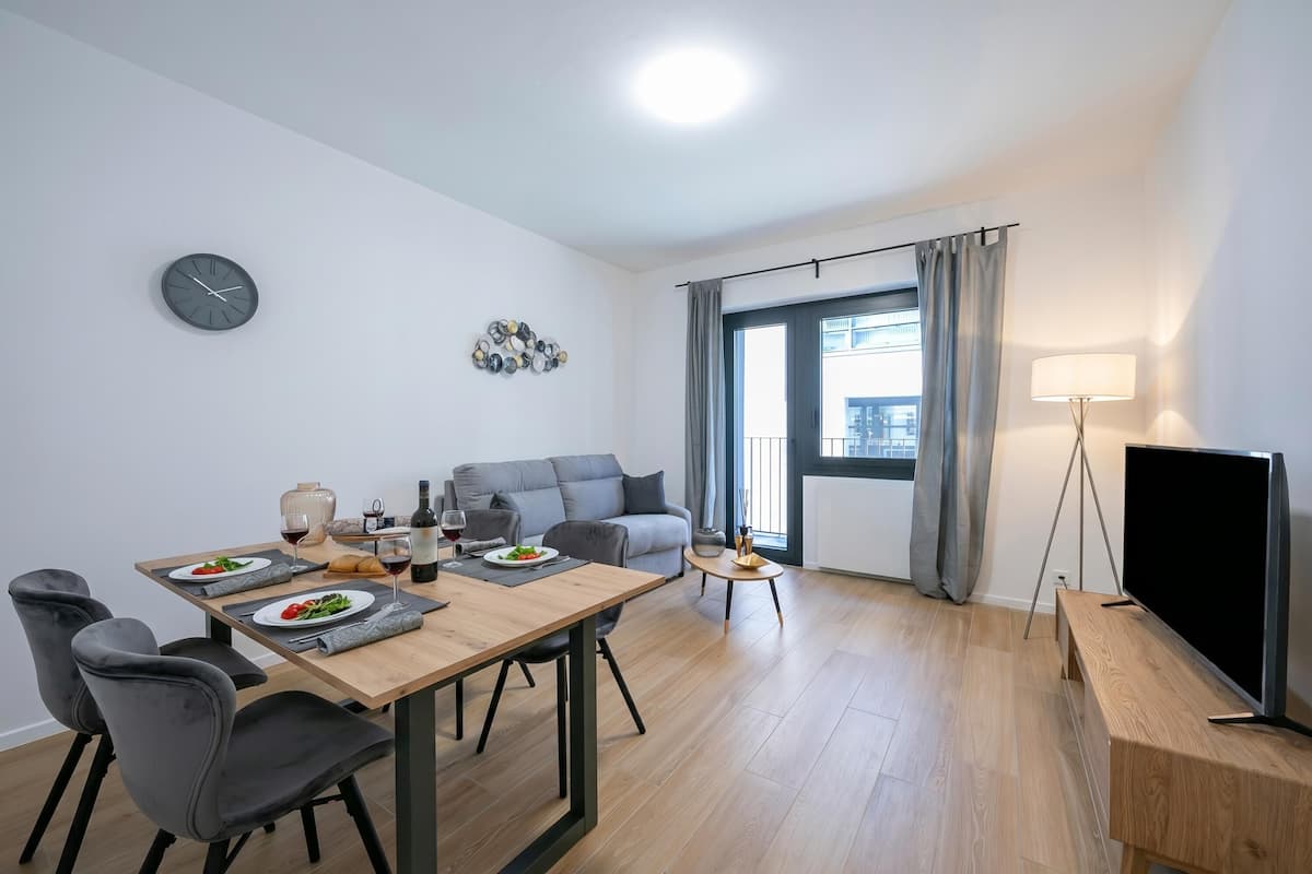 Family Apartment, Multiple Bedrooms (Boutique Apartment 3) | Dining room
