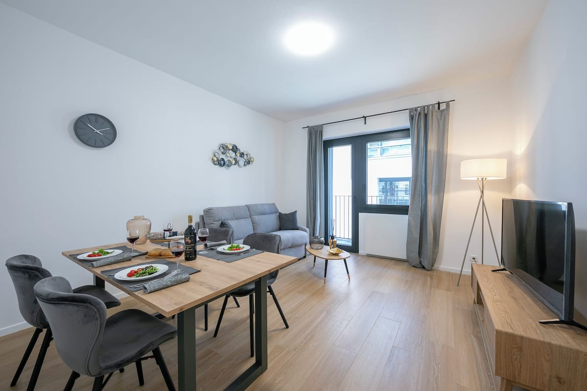 Familienapartment, Mehrere Schlafzimmer (Boutique Apartment 3) | Essbereich im Zimmer