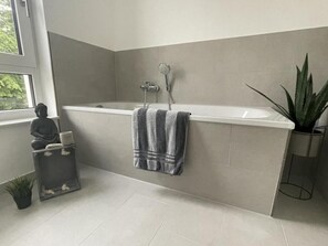 Apartment | Bathroom
