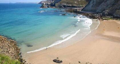 Romantic Converted Barn: Perfect St Agnes Location