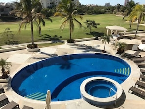 35-inch TV with cable channels - Condos SB (Mazatlán)