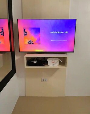 Interior - Hidden Gem, IG-worthy 1BR near GMA-MRTqc, FastWifi (Quezon City)