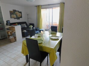 Interior - Appart. 3-room 2-bedroom apartment 3-minute walk from the beach and close to shops (Sète)