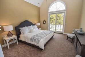 4 bedrooms, WiFi - Center of town, 4 ensuite bedrooms, magical Cape May memories start here. (Cape May)