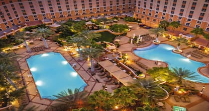 2 Bed 2 Bath Las Vegas - Pools, Hot Tubs, Cabanas and More!